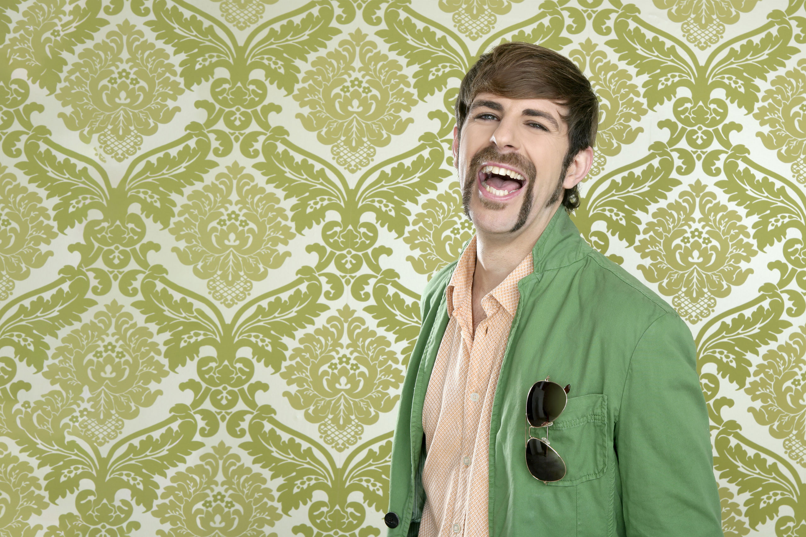 victor-eye-centre-green-wallpaper-70s